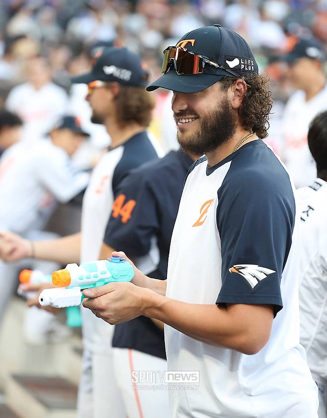 ▲ 폰세는 프로 의식이 철저한 선수고, 동료들 및 관계자들과의 사이도 원만한 외국인 선수다 ⓒ곽혜미 기자