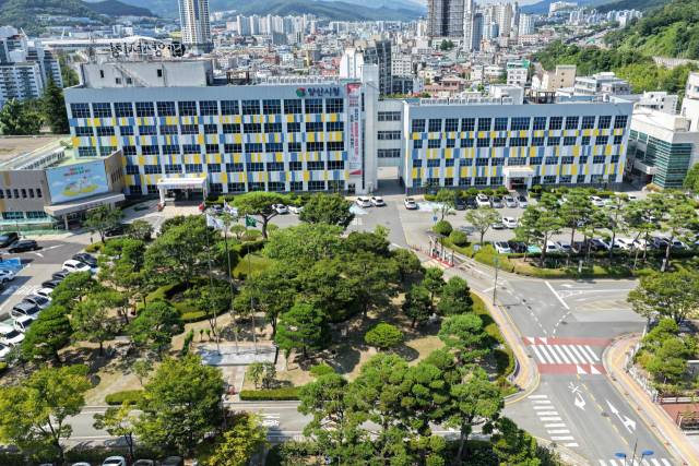 양산시청사 전경. 양산시 제공