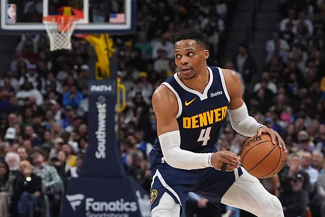 <yonhap photo-0391=""> FILE - Denver Nuggets guard Russell Westbrook (4) looks to pass during the second half of an NBA basketball game Friday, March 14, 2025, in Denver. (AP Photo/David Zalubowski, File) FILE PHOTO/2025-10-16 02:37:07/ <저작권자 ⓒ 1980-2025 ㈜연합뉴스. 무단 전재 재배포 금지, AI 학습 및 활용 금지></yonhap>