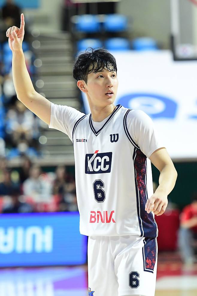 KCC 최진광은 16일 원주 DB와 원정경기서 3점슛 5개를 포함해 자신의 역대 한 경기 최다 득점인 20점을 터트리며 팀 승리에 보탬이 됐다. 사진제공|KBL