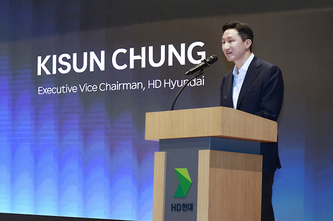 정기선 HD현대 수석부회장이 지난 6월 HD현대 글로벌R&D센터에서 열린 ‘한·미 조선협력 전문가 포럼’에서 개회사를 하고 있다. 서울신문DB