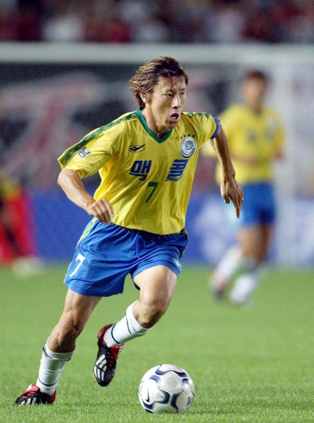 2002년 선수 시절 신태용의 모습. 한국일보 자료사진