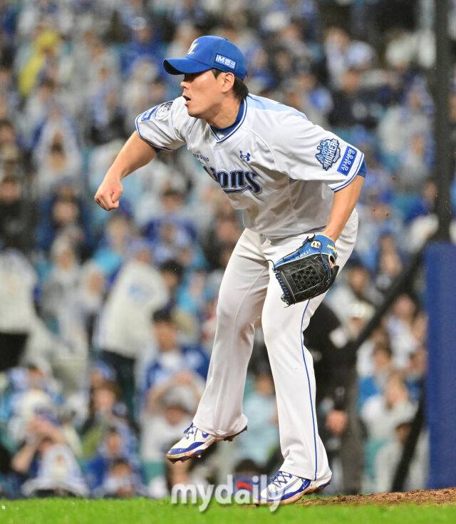 2025년 10월 13일 오후 대구 삼성라이온즈파크에서 열린 '2025 신한 SOL Bank KBO 포스트시즌' SSG 랜더스와 삼성 라이온즈의 준플레이오프 3차전 경기. 삼성 김재윤이 9회 1사 후 구원등판해 5-3으로 승리를 이끌고 있다./마이데일리