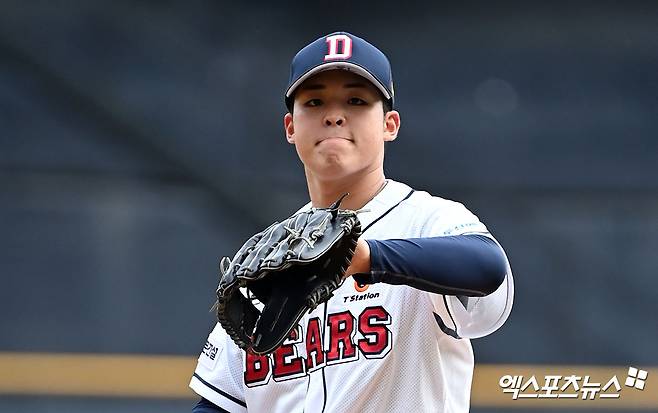 지난해 SSG 랜더스, 두산 베어스에서 뛰었던 일본인 투수 시라카와 케이쇼. 사진 엑스포츠뉴스 DB