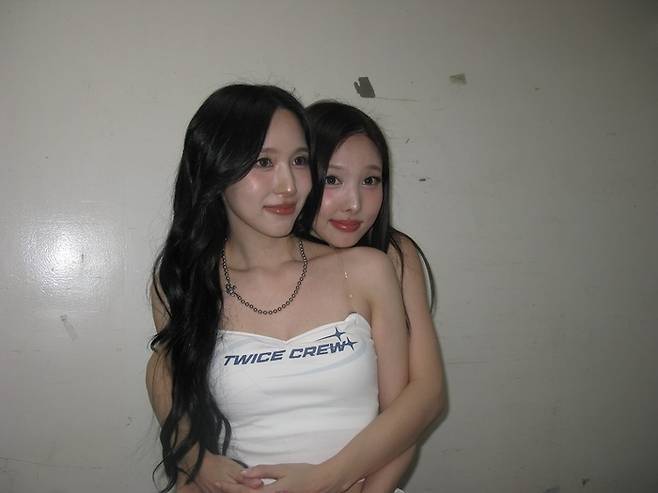 트와이스 미나와 나연. 나연 SNS.