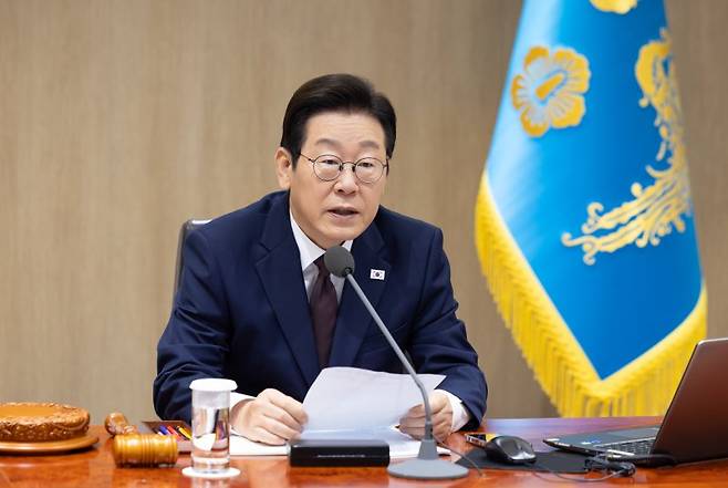(서울=뉴스1) 허경 기자 = 이재명 대통령이 14일 서울 용산 대통령실 청사에서 열린 국무회의에서 발언하고 있다. (대통령실 제공. 재판매 및 DB 금지) 2025.10.14/뉴스1 /사진=뉴스1화상