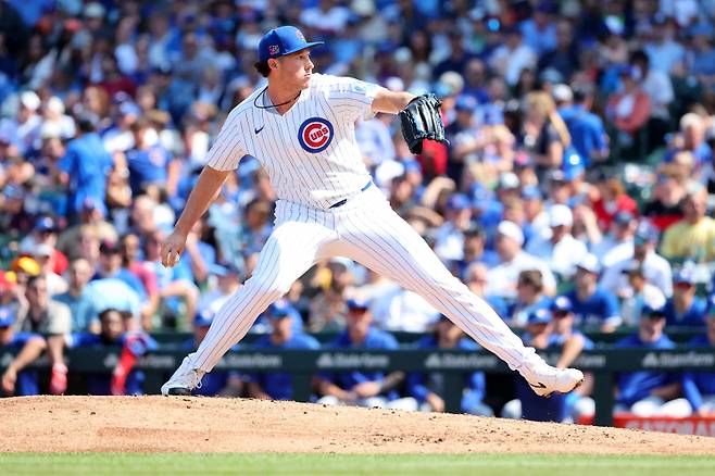 <yonhap photo-1379=""> CHICAGO, ILLINOIS - AUGUST 17: Nate Pearson #56 of the Chicago Cubs throws a pitch during the third inning against the Toronto Blue Jays at Wrigley Field on August 17, 2024 in Chicago, Illinois. Stacy Revere/Getty Images/AFP (Photo by Stacy Revere / GETTY IMAGES NORTH AMERICA / Getty Images via AFP)/2024-08-18 05:12:25/ <저작권자 ⓒ 1980-2024 ㈜연합뉴스. 무단 전재 재배포 금지, AI 학습 및 활용 금지></yonhap>