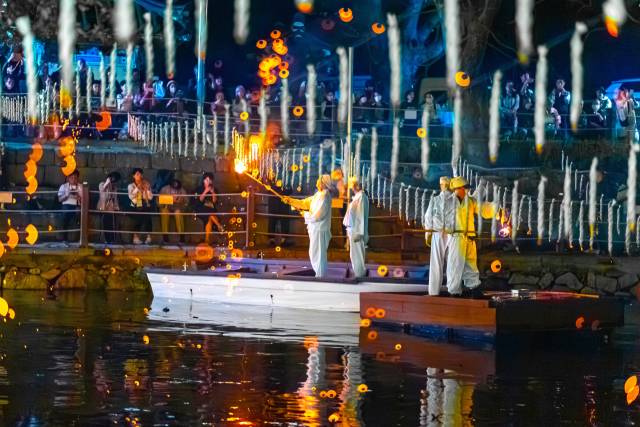 경남 함안군 함안면 괴산리 무진정에서 열린 2025 함안 낙화놀이 스페셜 데이 현장 모습. 함안군 제공