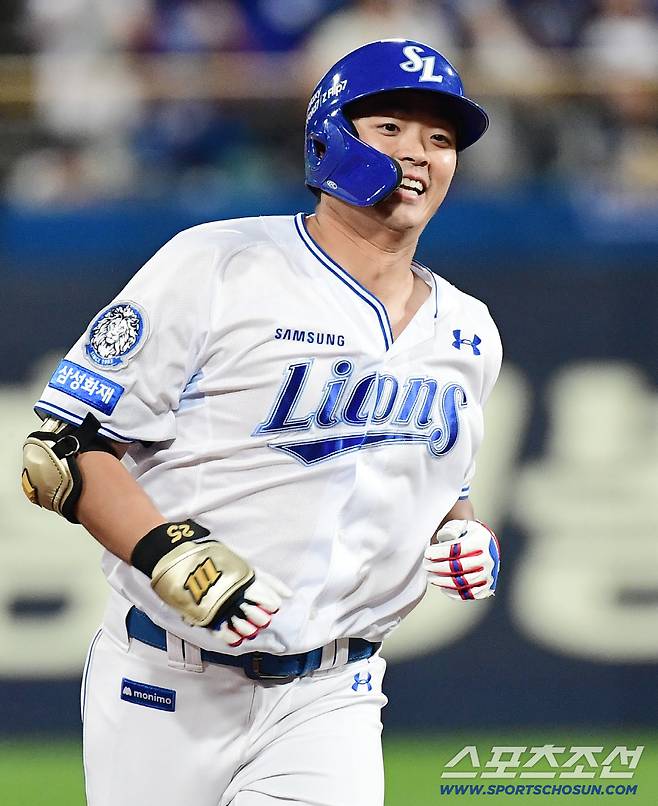 21일 대구 삼성라이온즈파크에서 열린 삼성과 한화의 PO 3차전. 4회말 한화 류현진 상대 솔로홈런을 날린 김태훈. 대구=송정헌 기자songs@sportschosun.com/2025.10.21/
