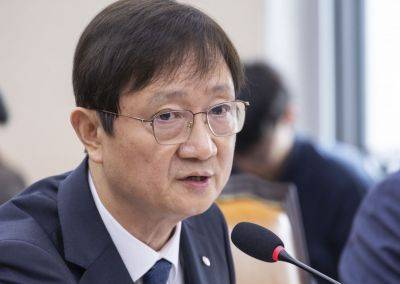 이찬진 금융감독원장이 21일 국회에서 열린 2025년도 정무위원회 국정감사에 출석해 의원 질의에 답하고 있다. 연합뉴스