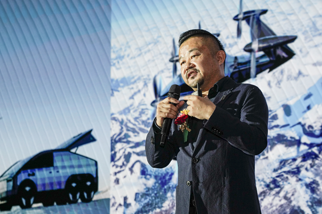 22일 대구 엑스코에서 개막한 'FIX 2025(미래혁신기술박람회)'에서 왕담(Tan Wang) 에어로HT 부사장이 기조연설하고 있다./사진=한국자동차기자협회