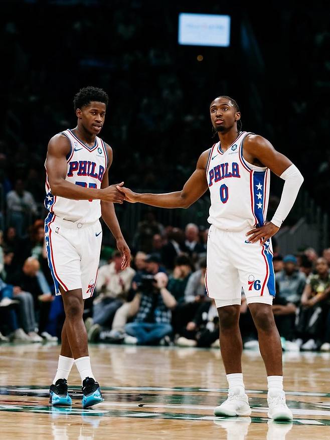 (왼쪽부터) VJ 엣지컴, 타이리스 맥시