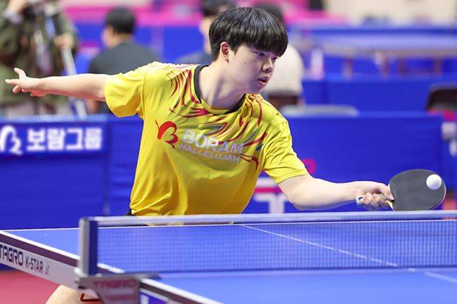 보람할렐루야탁구단 장성일 선수가 부산 기장체육관에서 진행된 제106회 전국체전 탁구 남자 일반부 개인전에서 은메달을 수상했다. / 사진제공=보람그룹