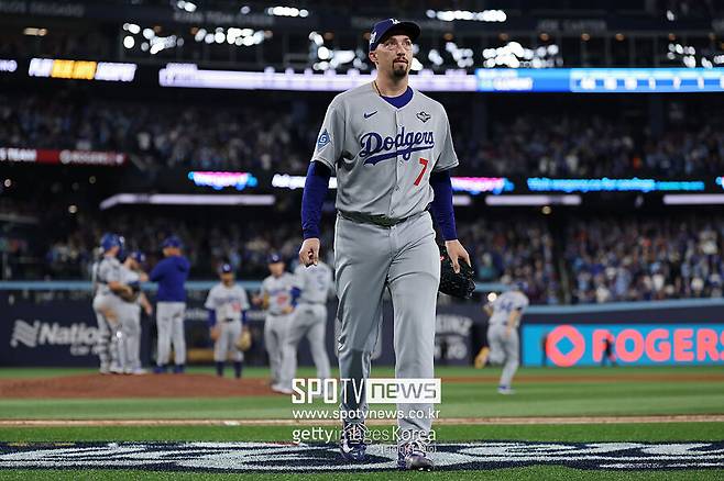 ▲ 5이닝 5실점에 그친 블레이크 스넬.