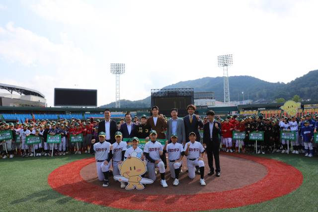 '제11회 박찬호배 전국리틀야구대회'가 25일 대전 한밭야구장에서 개막했다. 대전시체육회 제공