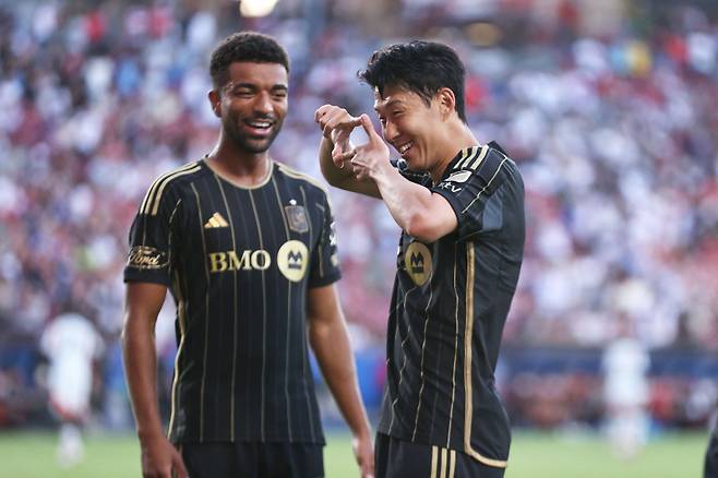 24일 FC 댈러스를 상대로 미국 무대에서 처음 나온 손흥민의 '찰칵 세리머니'. 사진=게티이미지/AFP 연합뉴스