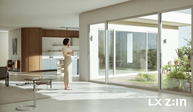 LX하우시스 뷰프레임 창호 신규 광고캠페인. LX하우시스 제공