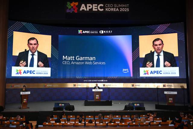 맷 가먼 아마존웹서비스(AWS) CEO가 29일 경북 경주 예술의전당에서 열린 '2025 아시아태평양경제협력체 최고경영자 서밋(APEC CEO SUMMIT)'에서 주제발표를 하고 있다. 연합뉴스