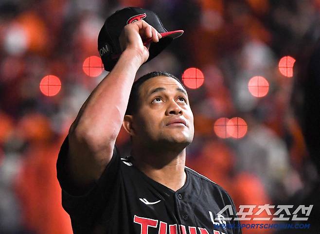 30일 대전 한화생명볼파크에서 열린 LG와 한화의 한국시리즈 4차전. 치리노스가 5회말 실점 위기를 넘긴 후 기뻐하고 있다. 대전=정재근 기자 cjg@sportschosun.com/2025.10.30/