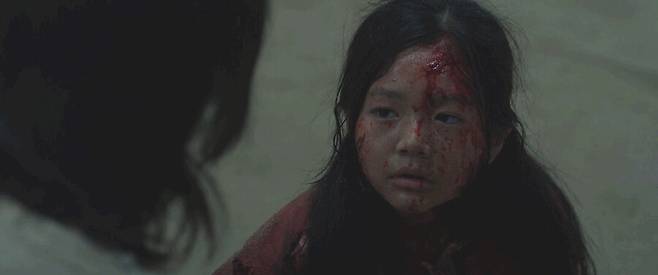 ‘다 이루어질지니’ 6회. 고려 노예 소녀가 마지막 소원으로 “나와 정령님이 같이 벌 받게 해달라”라고 빈다. 이블리스는 “깊은 슬픔”에 빠지고, 20년 후 사랑하는 사람을 잃는 형벌을 받는다. 넷플릭스 제공