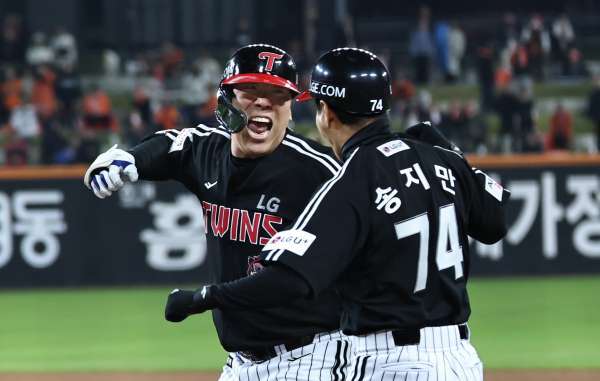 한화, LG 에 4-7 역전패, 한국시리즈 1승 3패로 내몰려