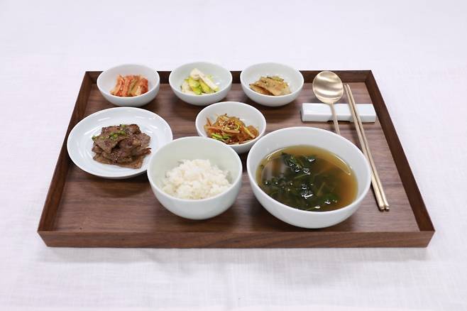 김혜경 여사와 APEC 정상회의 회원국 대표 배우자들 오찬 행사 메뉴. / 사진제공=대통령실