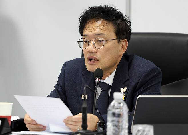 박주민 국회 보건복지위원회 위원장이 10월24일 국민연금공단에서 열린 국회 보건복지위원회 국정감사에서 발언하고 있다. ⓒ연합뉴스