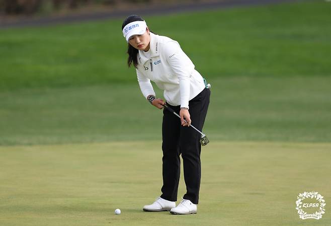 최가빈 S-OIL 챔피언십 2025 2R 3번홀 그린 파악