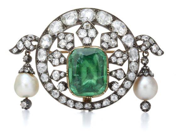 전시에서 선보인 1887년 작 브로치. 티파니 창립자인 찰스 루이스 티파니가 만들었다. 사진 티파니