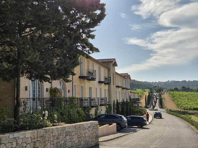 럭셔리한 숙소인 빌라 라 코스트. 1박의 가격은 깜짝 놀랄만큼 비쌈. ©김슬기