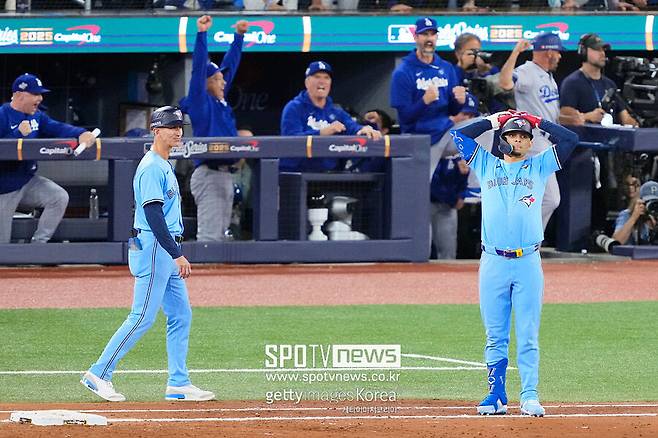 ▲ 9회말 안드레스 히메네스의 타구는 더블플레이로 이어졌다.