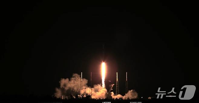 2일 미국 플로리다주 케이프커내버럴 우주군 기지에서 우리 군의 군사정찰위성 5호기가 발사됐다. (스페이스 X 제공)