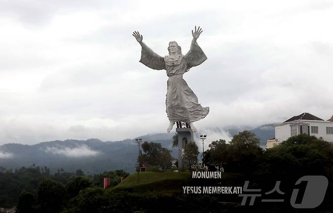 예수 축복상(Yesus Memberkati Statue) ⓒ News1