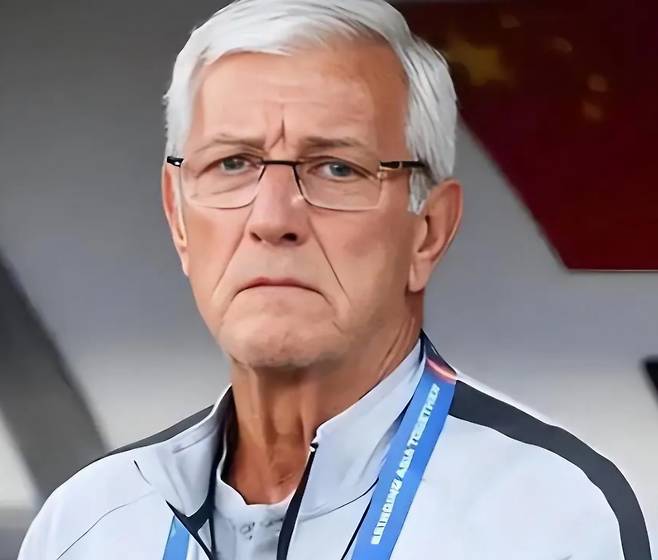 중국축구는 자국대표팀 감독 인선을 수개월째 확정하지 못하고 있다. 자존심 센 중국 언론들은 무수히 많은 각국 지도자들이 중국 지휘봉을 탐냈다고 하는데 신뢰도는 바닥이다. 세계적 레벨의 마르셀로 리피 감독조차 실패한 중국을 제2의 리피가 관심을 둘 가능성이 없어서다. 사진출처|소후닷컴