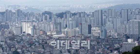 7월 서울 남산에서 바라본 도심의 모습.(사진=방인권 기자)