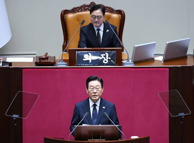 이재명 대통령이 4일 국회 본회의장에서 2026년도 정부 예산안 시정연설을 하고 있다. 연합뉴스