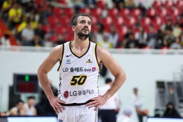 ‘파라오’ 아셈 마레이는 몽골 원정에 동행하지 않았다. 사진=KBL 제공