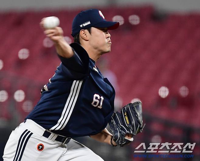 12일 광주 기아챔피언스필드에서 열린 KIA와 두산의 경기. 투구하고 있는 두산 최원준. 광주=송정헌 기자songs@sportschosun.com/2025.09.12/
