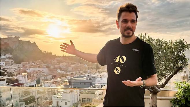 스탄 바브링카가 아테네 시내를 바라보고 있다. 사진/ATP 투어