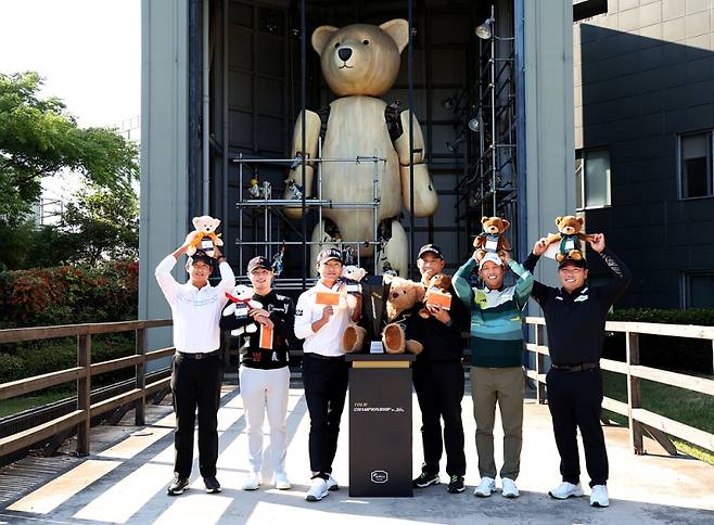 5일 테디베어 뮤지엄에서 진행된 포토콜에 참석한 최승빈, 배용준, 옥태훈, 김재호, 문도엽, 이대한(왼쪽부터). 사진=KPGA 제공