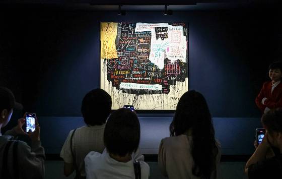 ¼¿ï µ¿´ë¹®µðÀÚÀÎÇöóÀÚ(DDP)¿¡ Àü½ÃµÈ ¹Ù½ºÅ°¾ÆÀÇ 1983³âÀÛ '¹Ì¼ú°ü °æºñ¿ø(ºê·Îµå¿þÀÌ ºØ±«)'. 2013³â Å©¸®½ºÆ¼ °æ¸Å¿¡¼ ¾à 172¾ï¿ø¿¡ ÆÈ·È´Ù. ±èÁ¾È£ ±âÀÚ