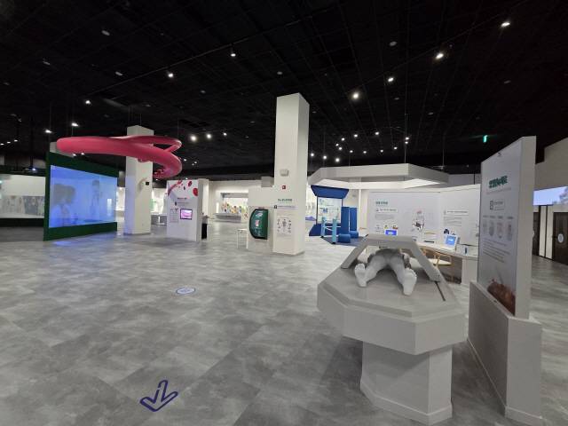 ▲ 4일 무료 시범 운영을 시작한 국립강원전문과학관 전시관 내부 모습.