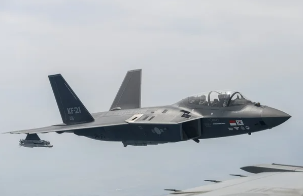 F-35도 넘본다” KF-21 보라매에 “5가지 무장”탑재! 역대급 진화한다 | 밀리터리리뷰
