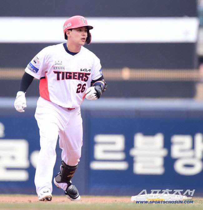 16일 광주 KIA챔피언스필드에서 열린 KBO리그 시범경기 KIA와 삼성의 경기. 2회 1타점 2루타를 날린 한승택. 광주=송정헌 기자songs@sportschosun.com/2025.03.16/