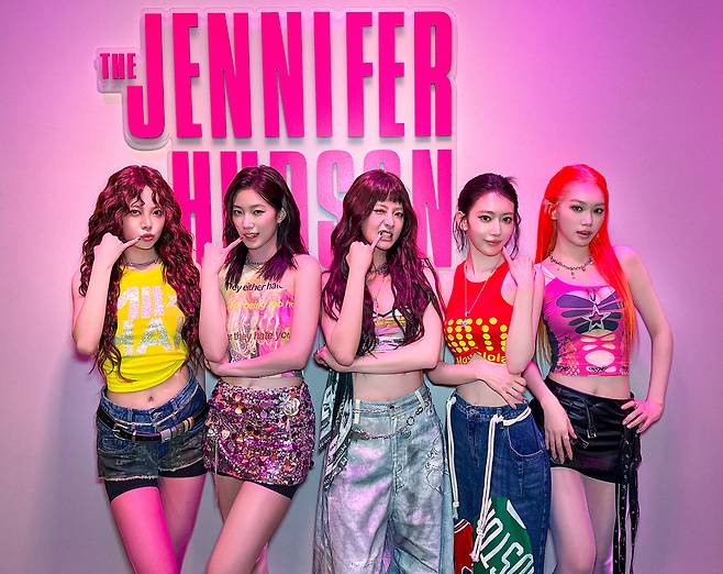 그룹 르세라핌. 쏘스뮤직