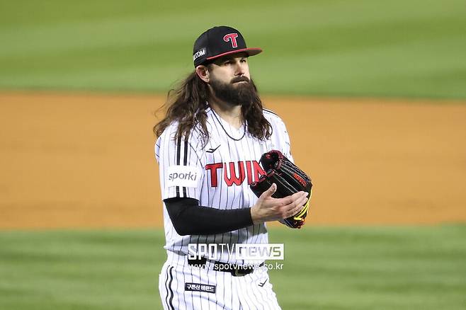 ▲ 애리조나의 40인 로스터에서 제외되며 또 한 번 구직 활동에 나서야 할지 모르는 케이시 켈리 ⓒ곽혜미 기자