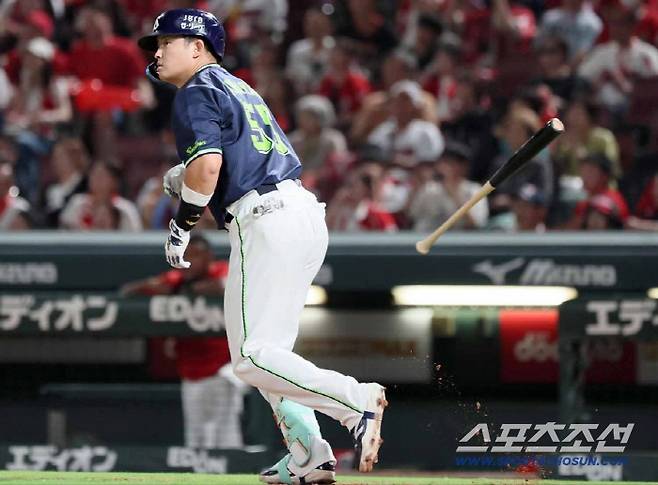 무라카미는 올 시즌 부상으로 56경기 출전에 그쳤으나 22홈런을 터트렸다. 파워에 관한한 일본에선 비교대상을 찾기 어려웠다. 사진캡처=야쿠르트 스왈로즈 SNS