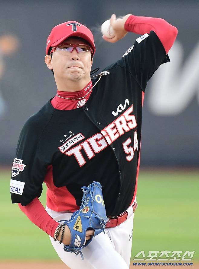 31일 수원 케이티위즈파크에서 열린 KT와 KIA의 경기. 선발 투구하고 있는 KIA 양현종. 수원=송정헌 기자songs@sportschosun.com/2025.08.31/