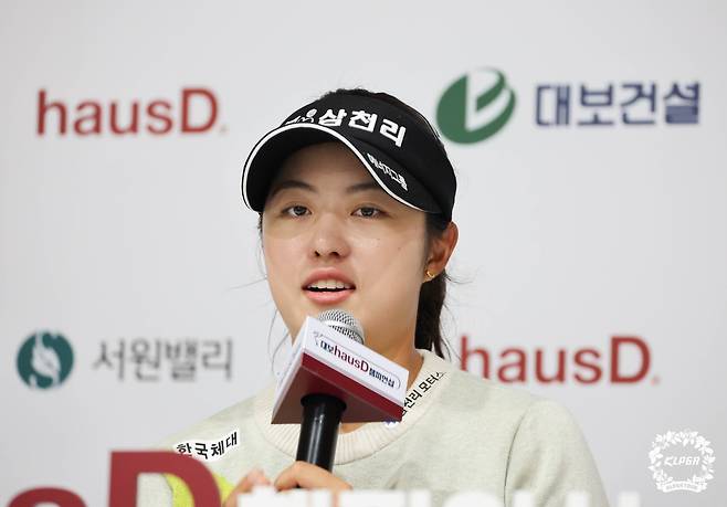 신인상을 확정한 서교림이 9일 KLPGA 대보 하우스디 챔피언십 최종 라운드를 마친 뒤 인터뷰를 하고 있다. (KLPGA 제공)