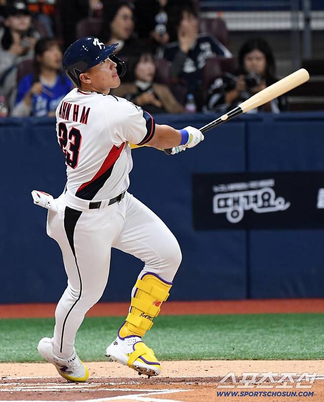 2025 K-BASEBALL SERIES 대한민국과 체코의 평가전이 8일 고척스카이돔에서 열렸다. 안현민이 타격을 하고 있다. 고척=박재만 기자 pjm@sportschosun.com/2025.11.08/